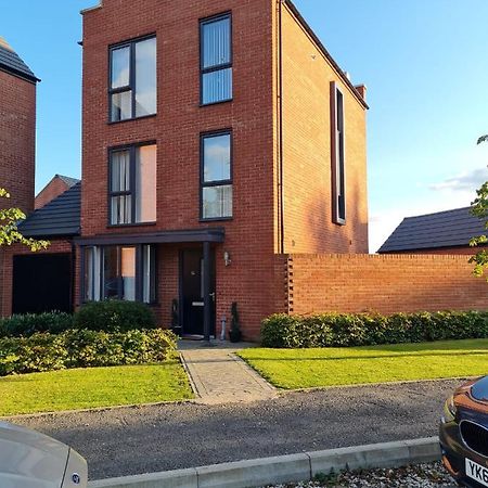 Mills Home Stays Дарби Екстериор снимка